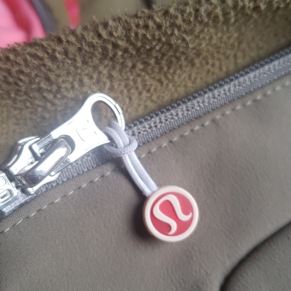 Lululemon Vintage Softshell Jacket - Picture 10 of 12